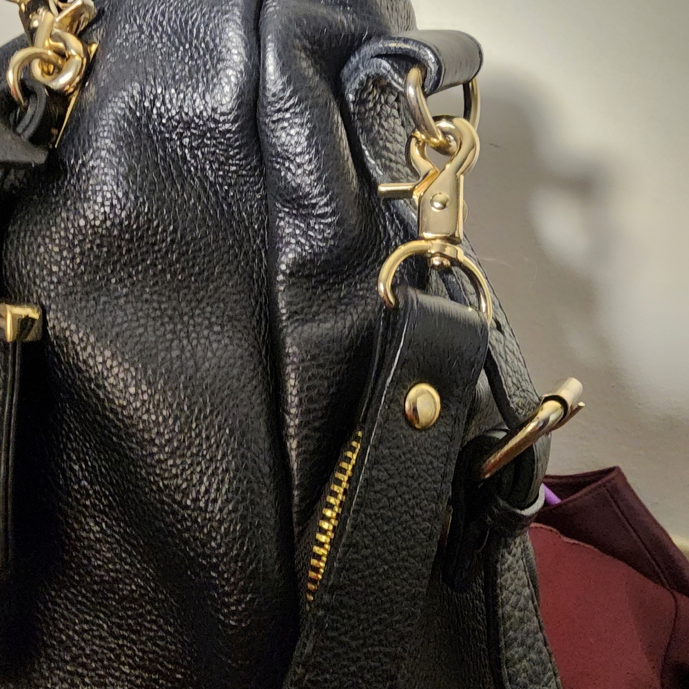 Handbags - Picture 10 of 11